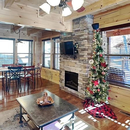 Villa Woodland Escape à Pigeon Forge Extérieur photo