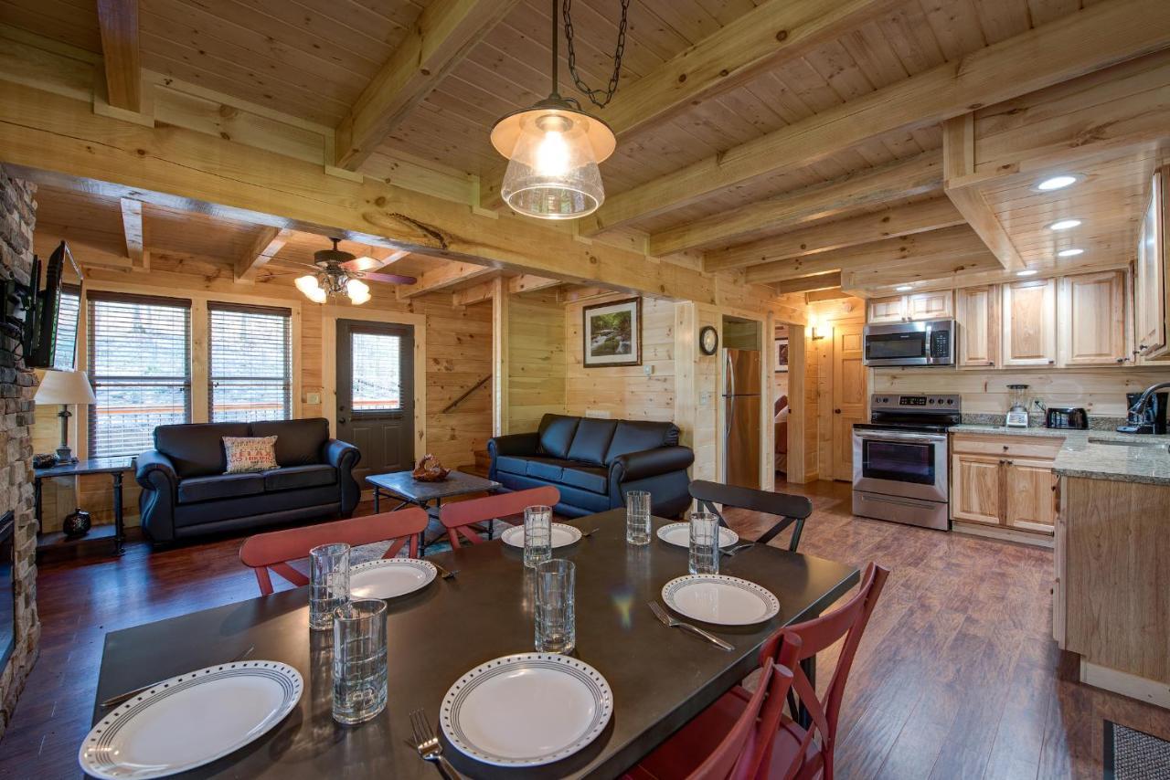 Villa Woodland Escape à Pigeon Forge Extérieur photo